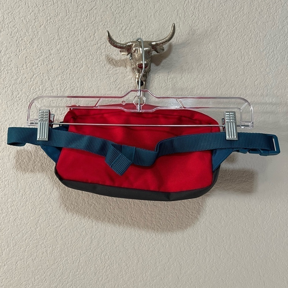 NWOT Red/Teal/Gray Jansport Fannypack - Picture 4 of 8
